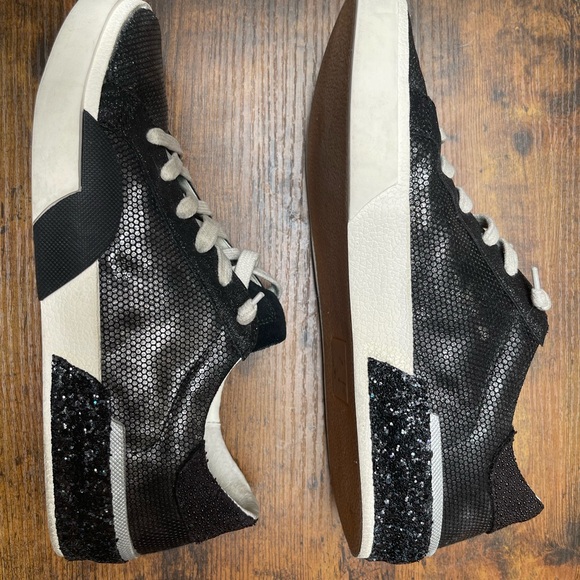 Dolce Vita sneakers, size 8 - Picture 2 of 6